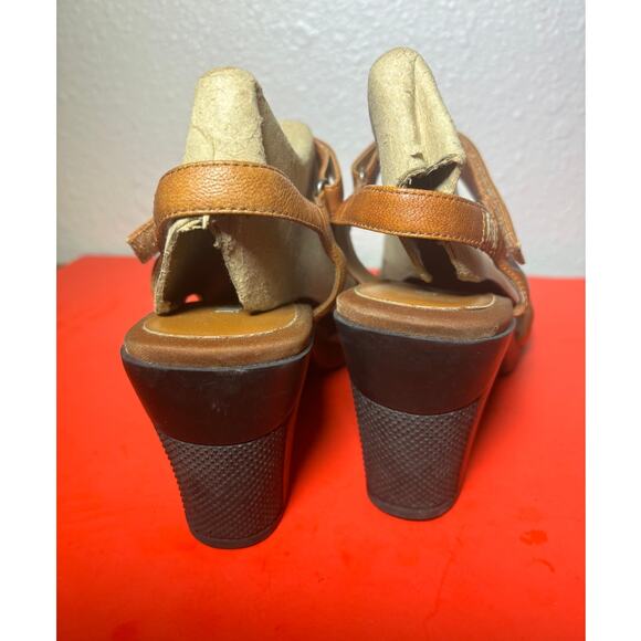 Kenneth Cole Unlisted brown leather sandals size 9.5 M - Picture 8 of 8